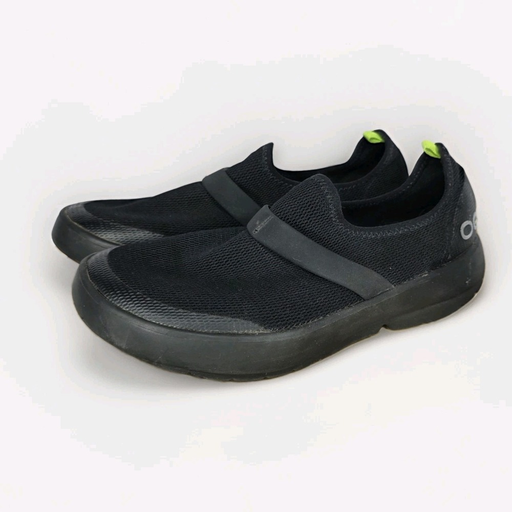 OOFOS OOmg Low Black on Black Recovery Shoes Womens 9/40 Slip On Mesh Sneaker